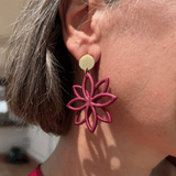 Lily in burgundy - LeonNata