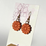 Daisy in terracotta